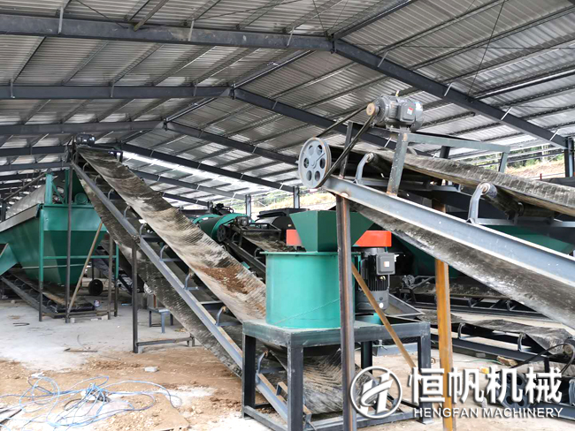 復工復產(chǎn),年產(chǎn)十五萬噸雞糞有機肥生產(chǎn)設(shè)備助力貴州肥料廠區(qū)建設(shè)(圖6) 貴州有機肥設(shè)備安裝現(xiàn)場